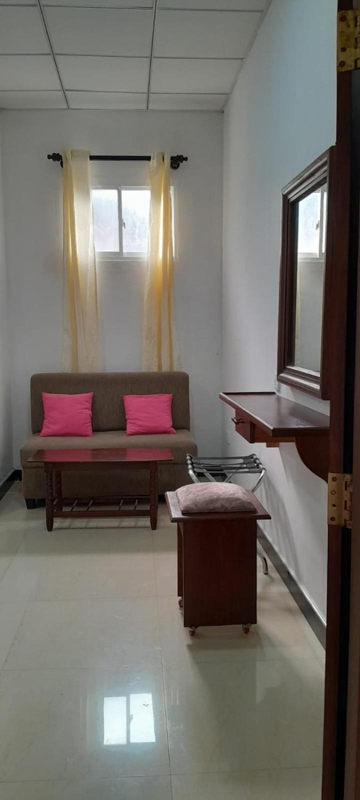 The Max Villa Negombo Szoba fotó